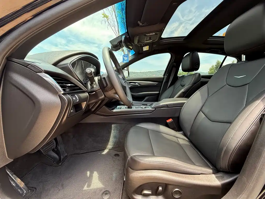 Cadillac CT5 — миниатюра 8