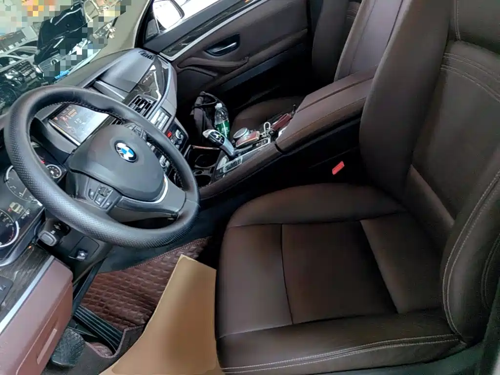 BMW 5 Series — миниатюра 15