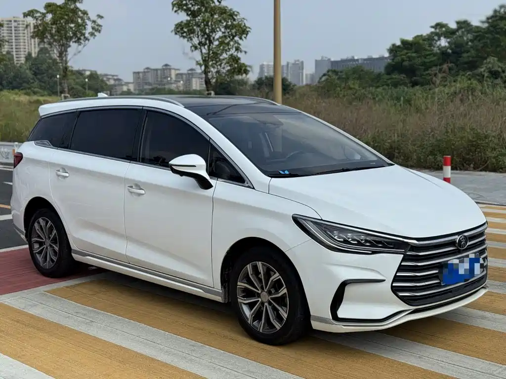 BYD MAX — миниатюра 2
