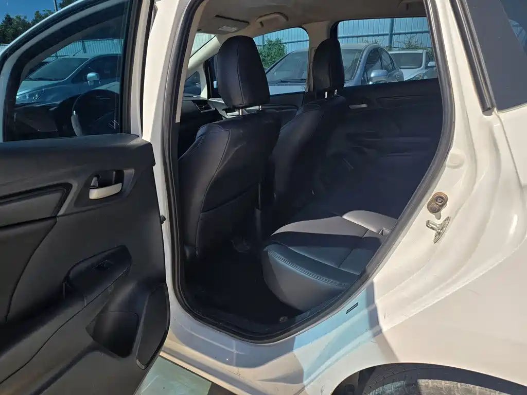 Honda Fit — миниатюра 8