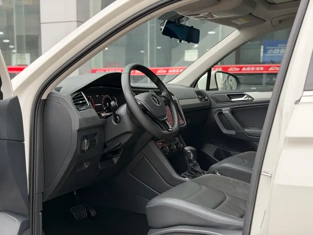 Volkswagen Tiguan L — миниатюра 4