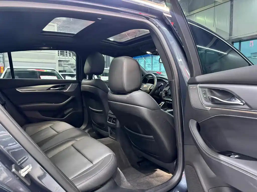 Cadillac CT5 — миниатюра 4