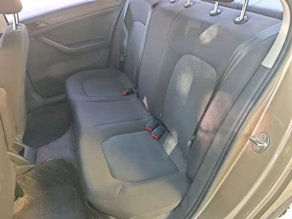 Volkswagen Jetta — миниатюра 17