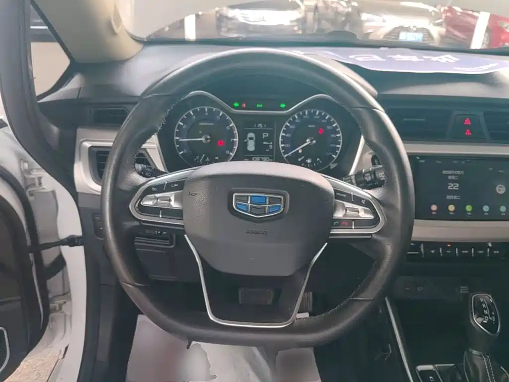 Geely Vision X3 — миниатюра 11