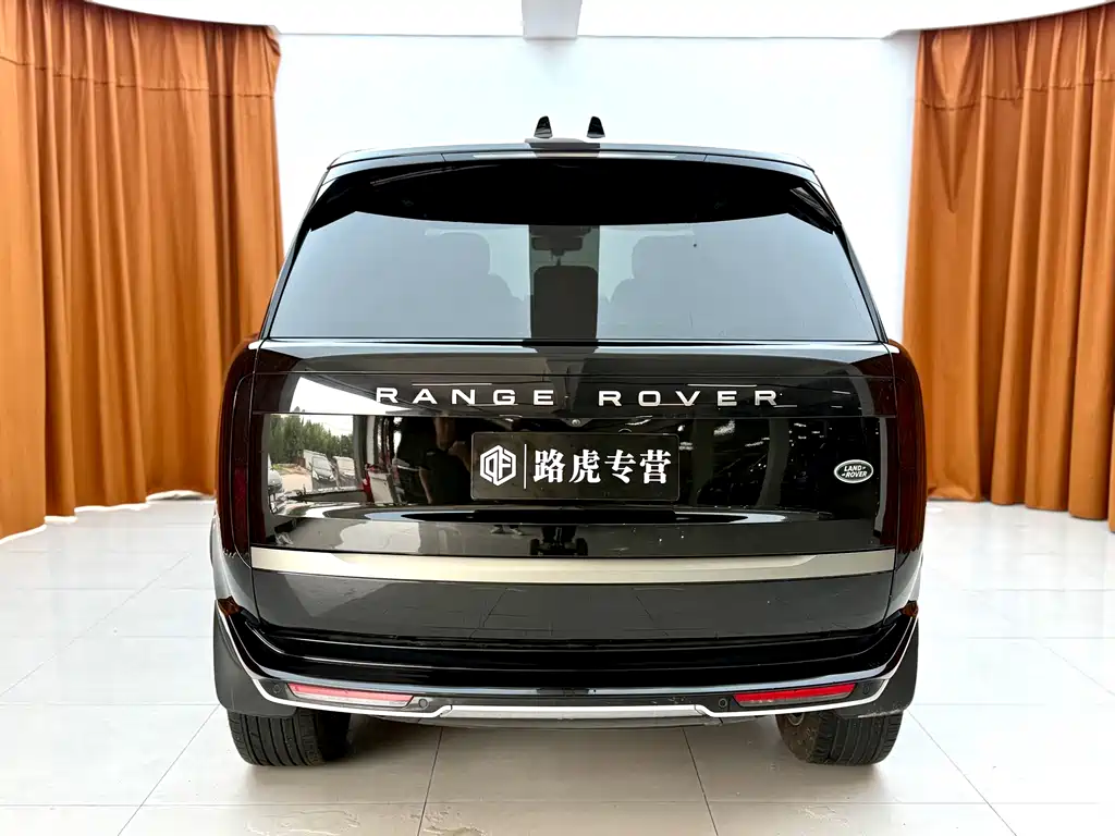 Land Rover Range Rover 2024 3.0 L6 400PS Long Wheelbase мест