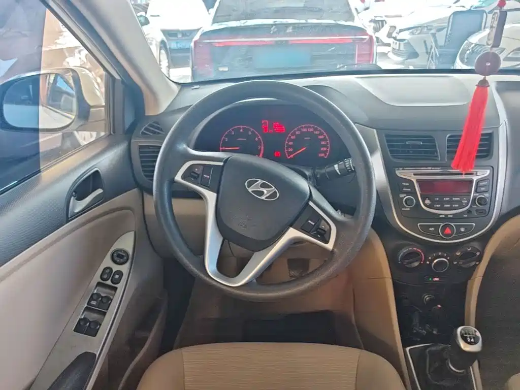 Hyundai Verna — миниатюра 11