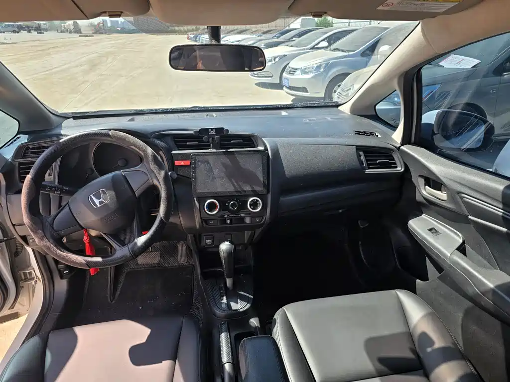 Honda Fit — миниатюра 9