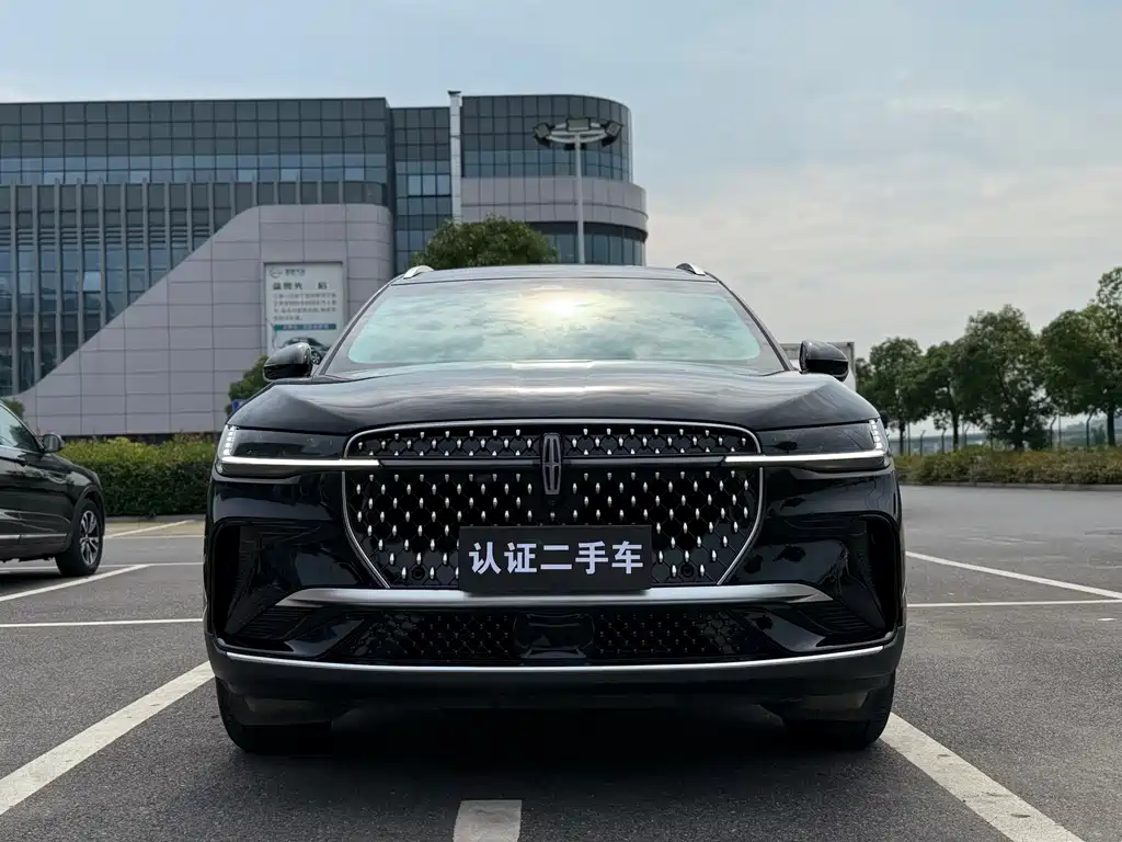 Lincoln Nautilus 2025 2.0T