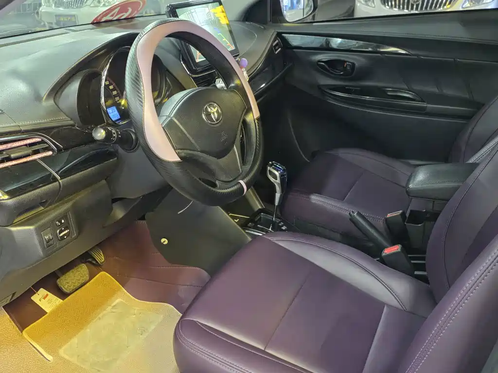 Toyota Yaris L — миниатюра 4