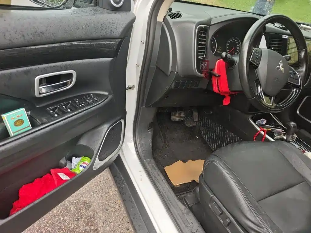 Mitsubishi Outlander — миниатюра 12