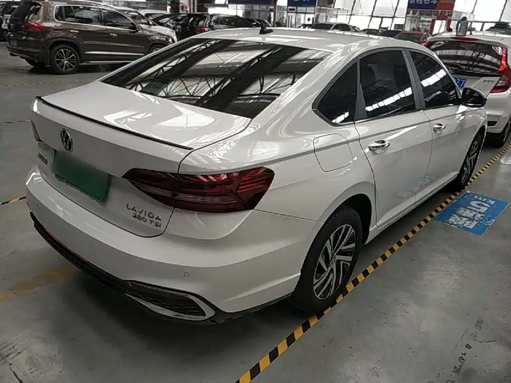 Volkswagen Lavida — миниатюра 7