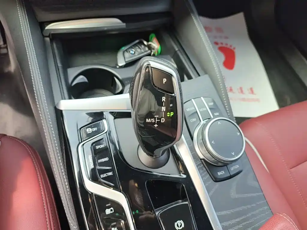 BMW 5 Series New Energy — миниатюра 14