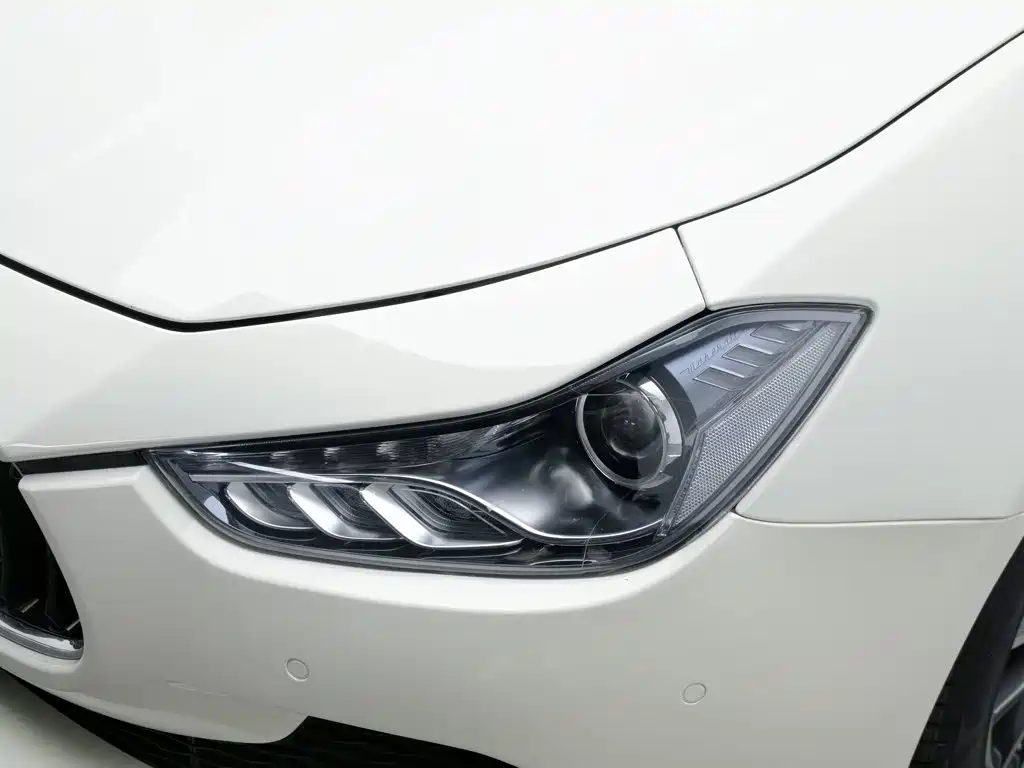 Maserati Ghibli — миниатюра 7