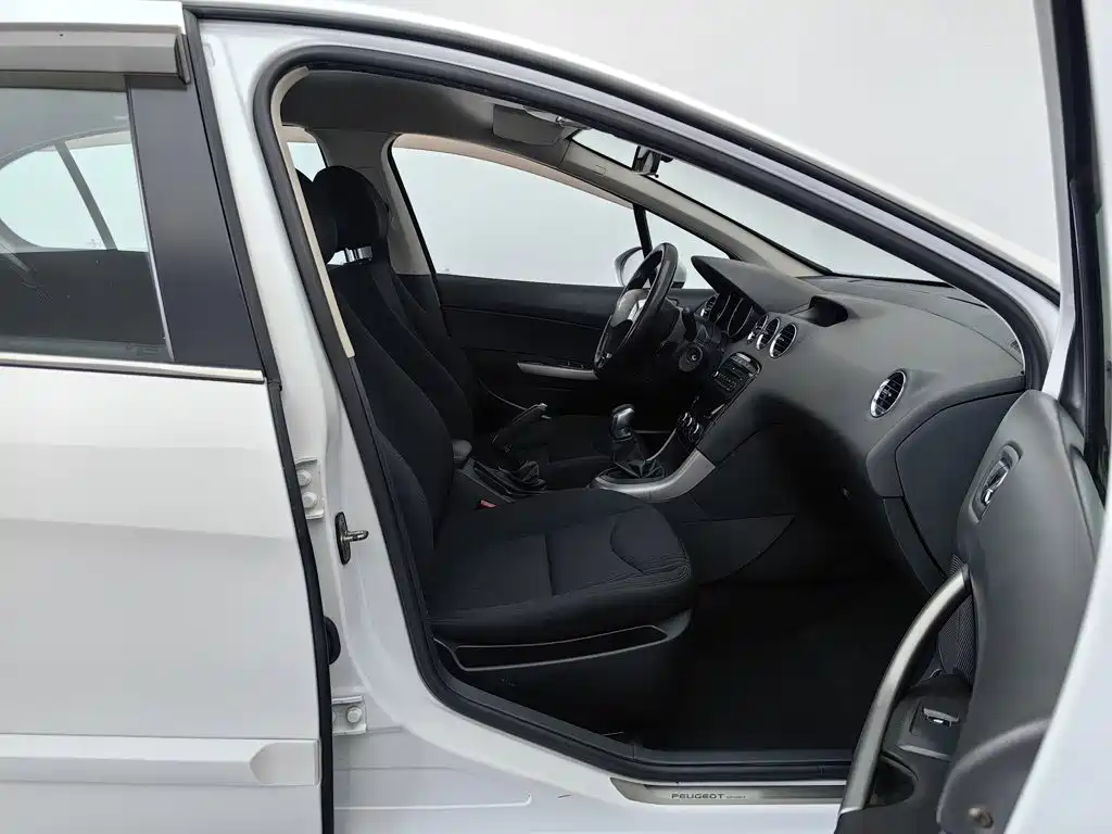 Peugeot 408 — миниатюра 23