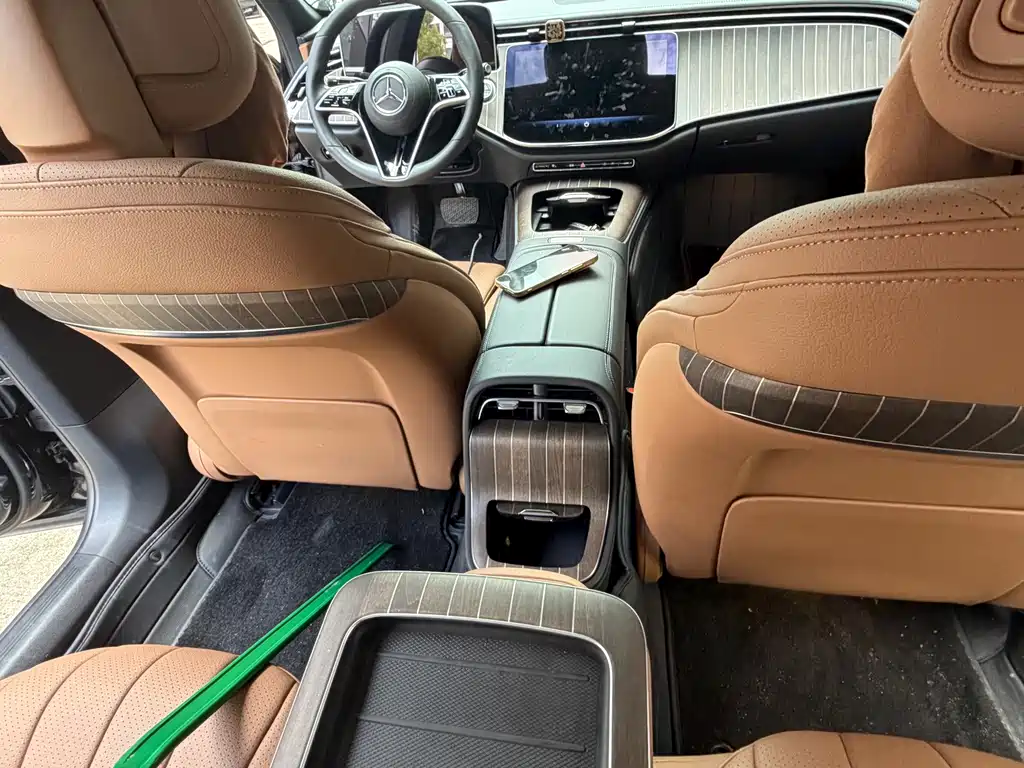 Mercedes-Benz E-Class — миниатюра 8