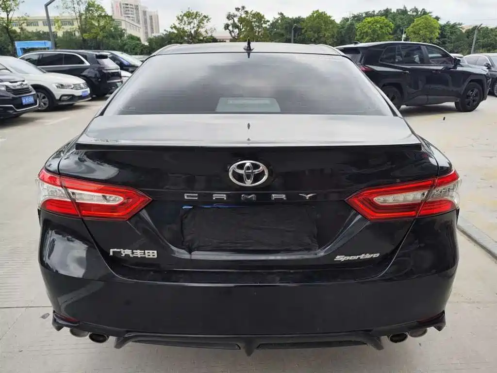 Toyota Camry — миниатюра 7