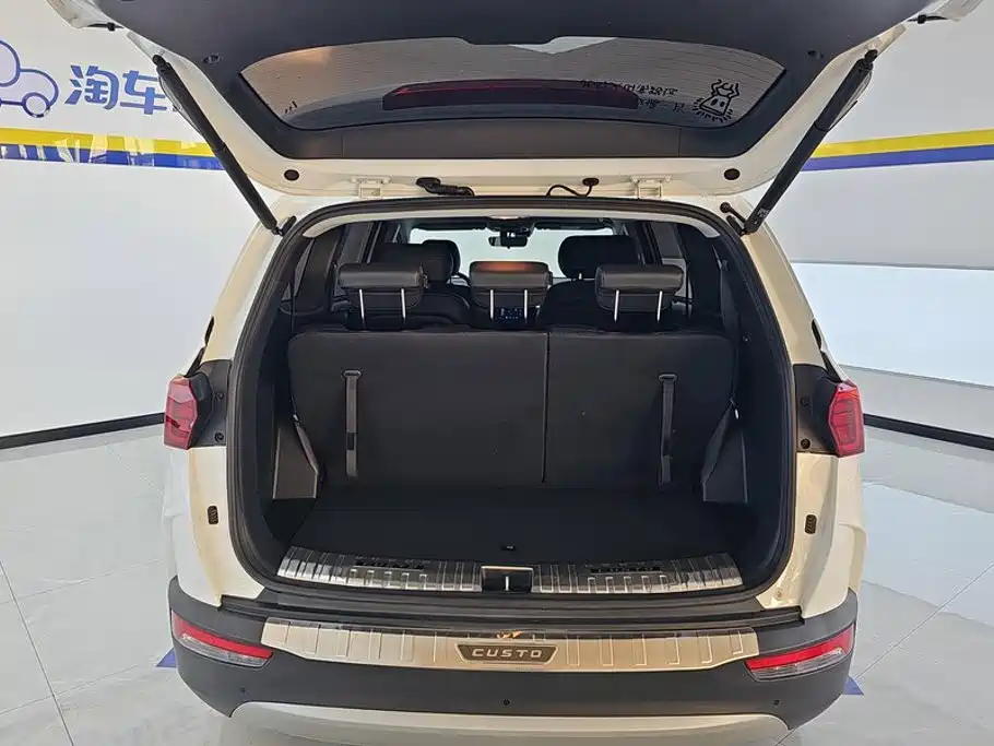 Hyundai Custo — миниатюра 4