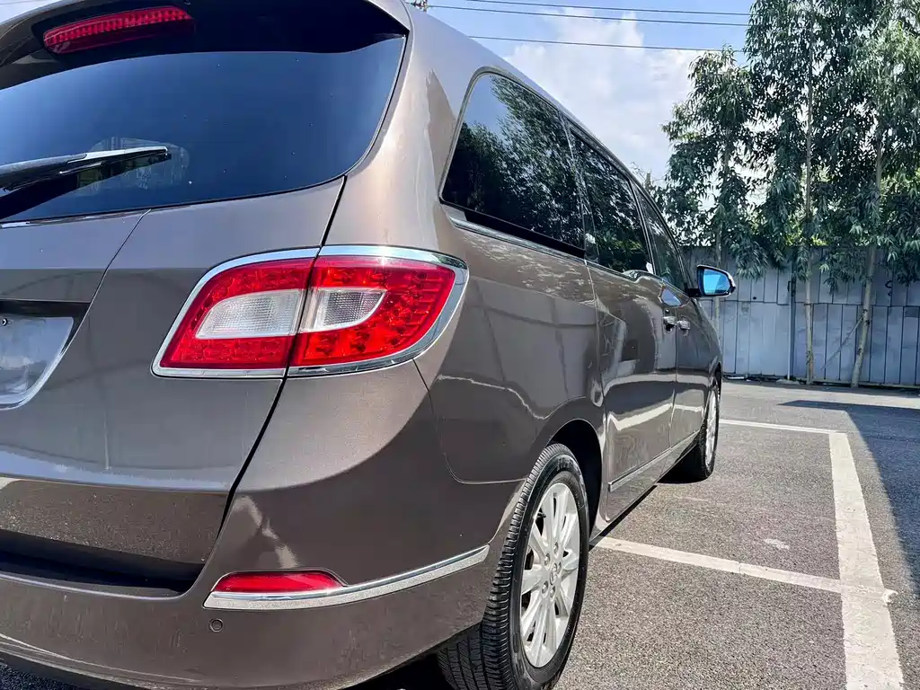 Buick GL8 — миниатюра 8
