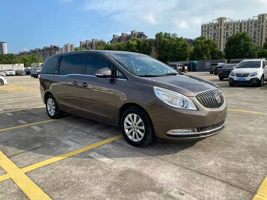 Buick GL8 — миниатюра 2