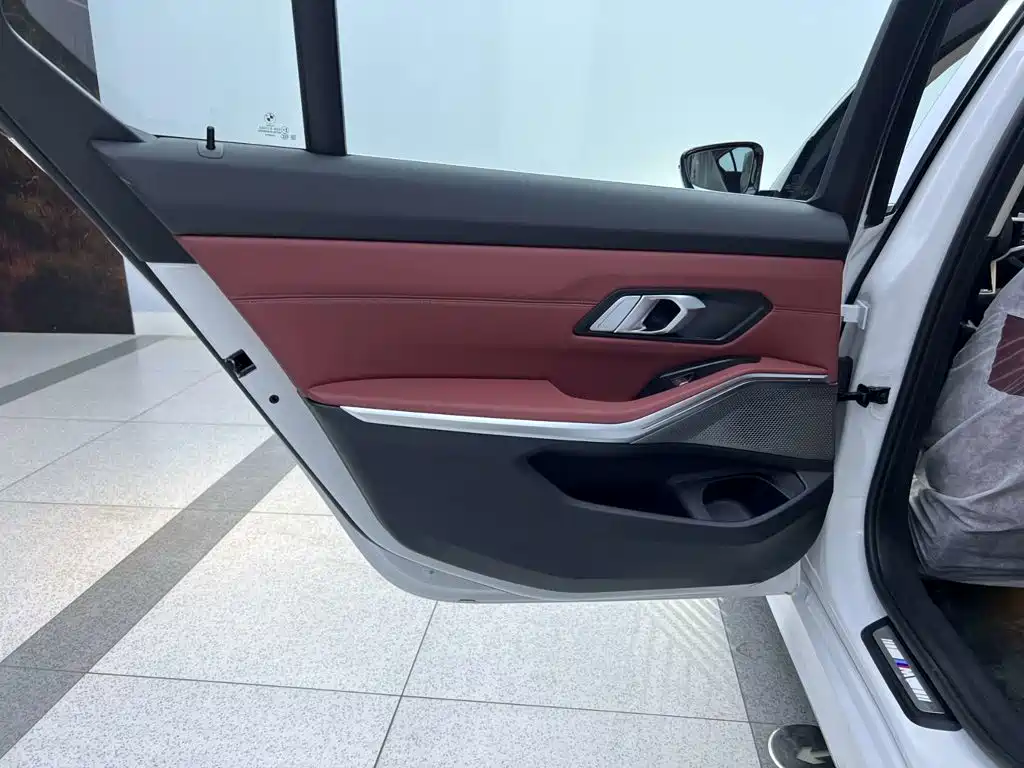BMW 3 Series — миниатюра 15