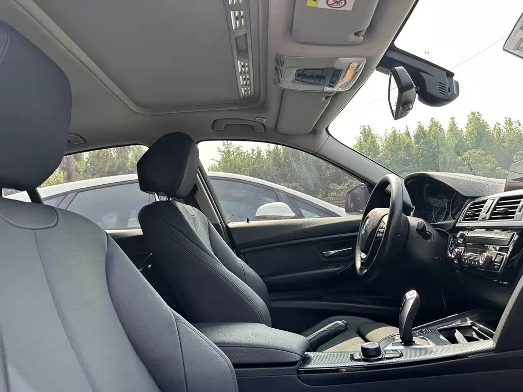 BMW 3 Series — миниатюра 13