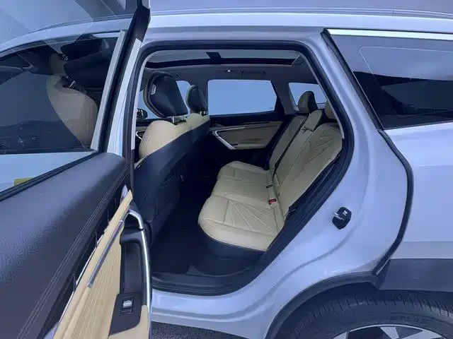 Geely Boyue L — миниатюра 9