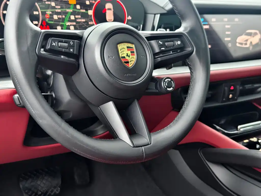 Porsche Cayenne — миниатюра 10