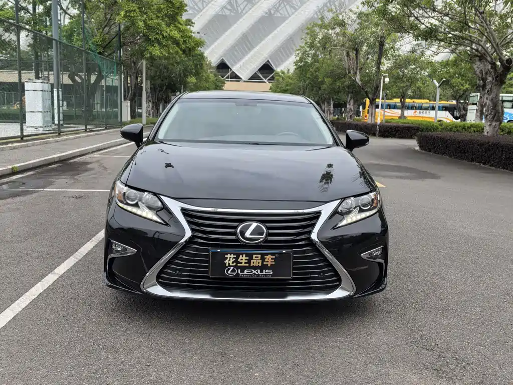 Lexus ES — миниатюра 2