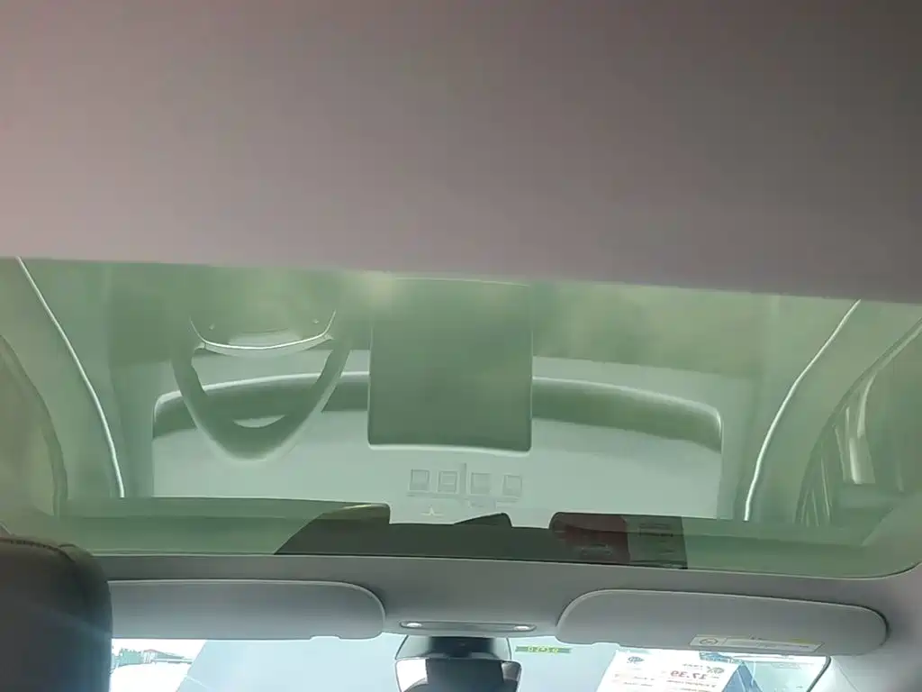 Tesla Model 3 — миниатюра 18