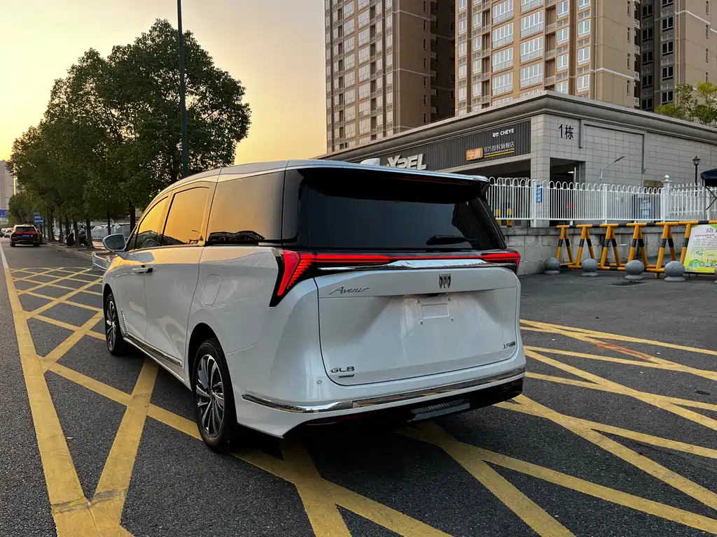 BUICK GL8 NEW ENERGY