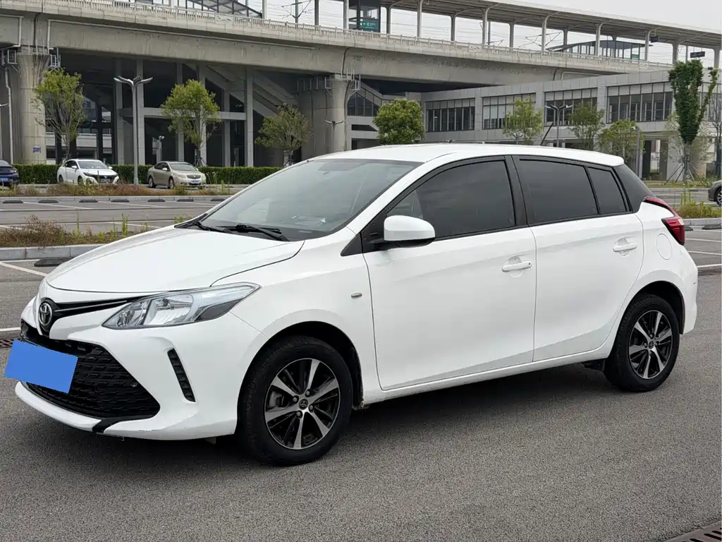 Купить Toyota Vios FS