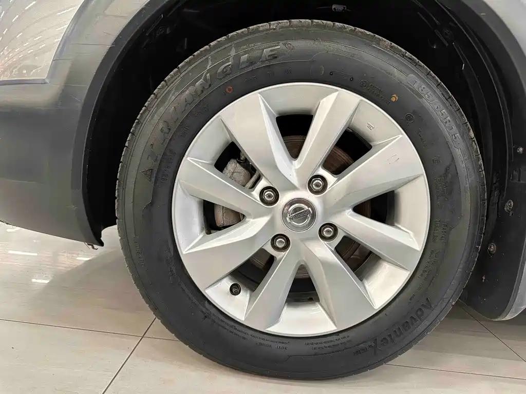 Nissan Livina — миниатюра 8