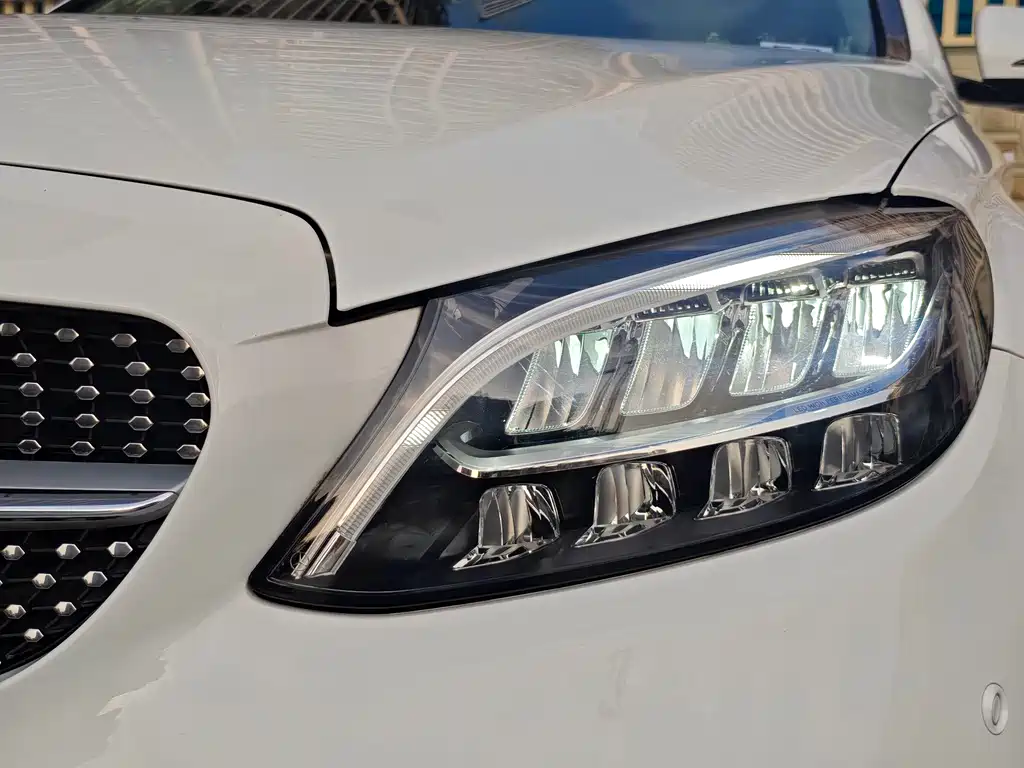 Mercedes-Benz C-Class — миниатюра 7