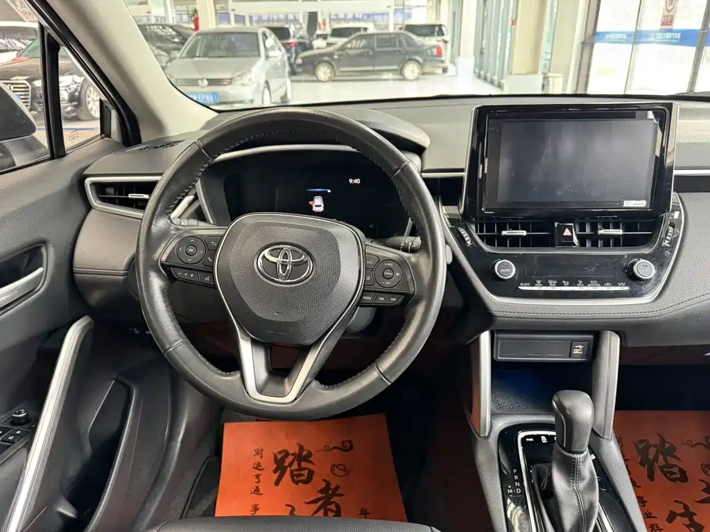 Toyota Corolla Cross — миниатюра 8