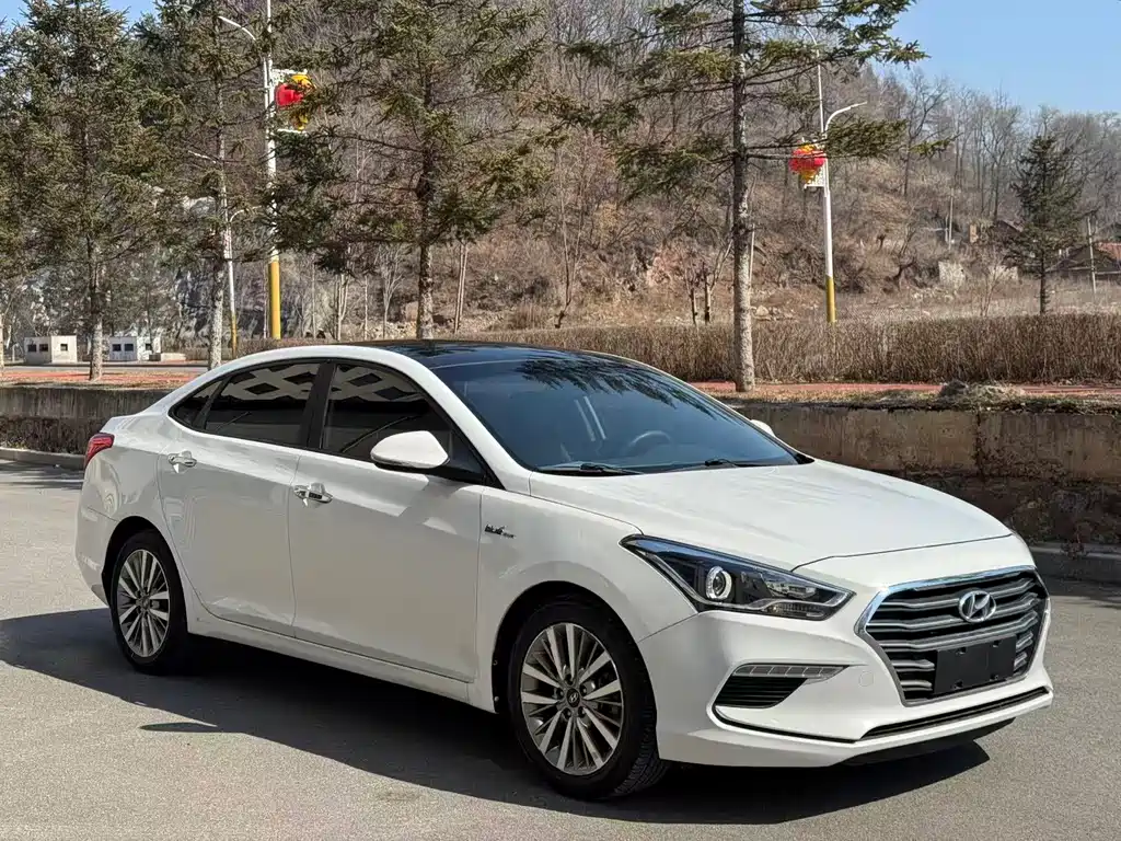 Hyundai Mistra - фото 3
