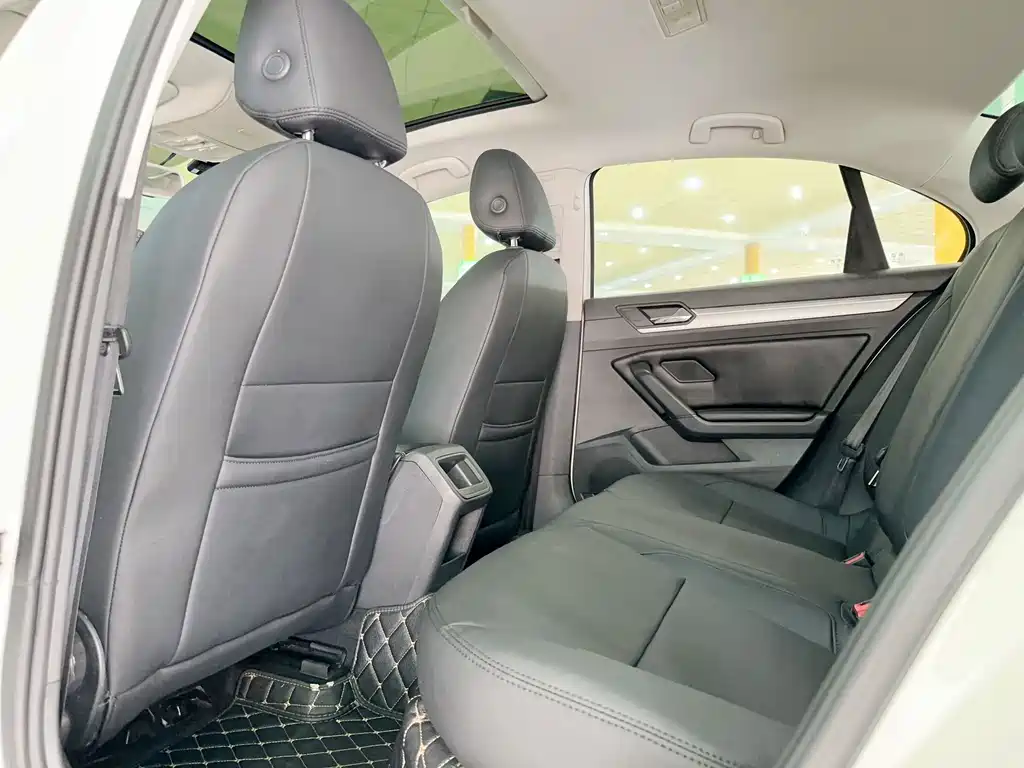 Volkswagen Lamando — миниатюра 6