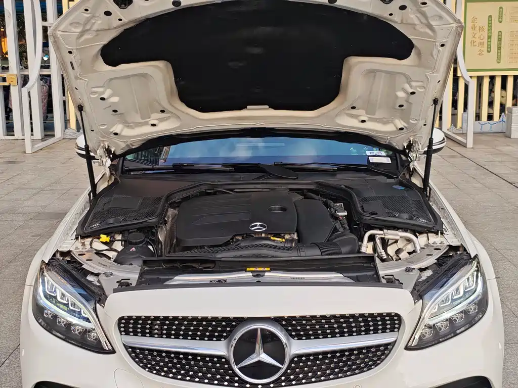 Mercedes-Benz C-Class — миниатюра 16