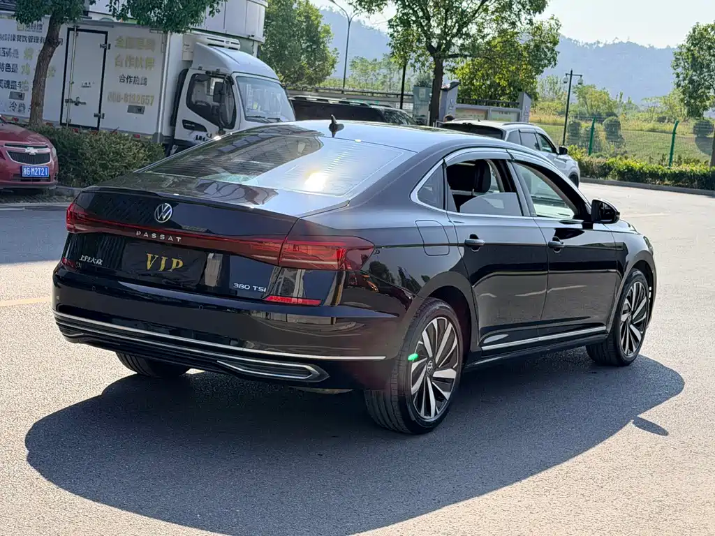 Volkswagen Passat — миниатюра 4