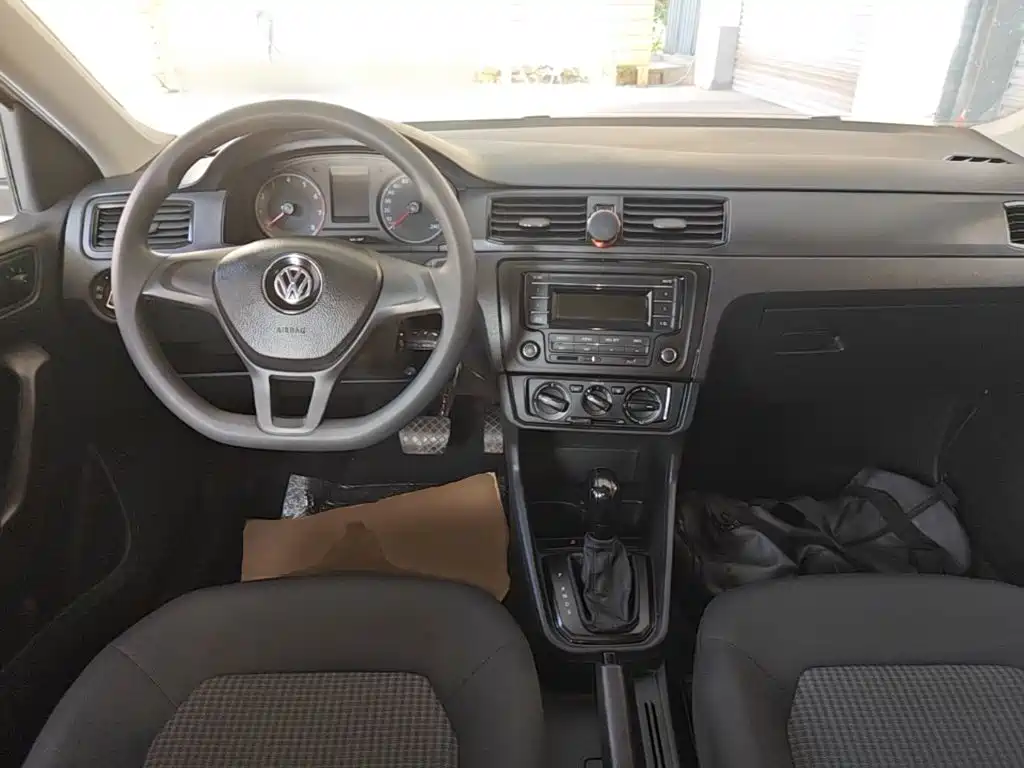 Volkswagen Santana — миниатюра 10