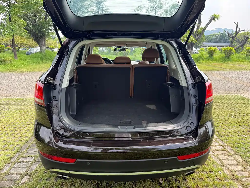 Borgward BX7 — миниатюра 13