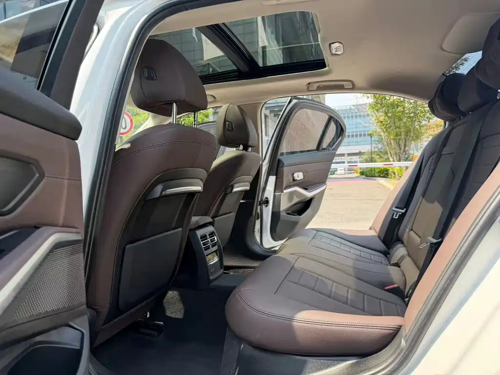 BMW 3 Series — миниатюра 10