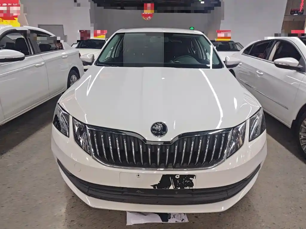 Skoda Octavia 2022 — фото 2