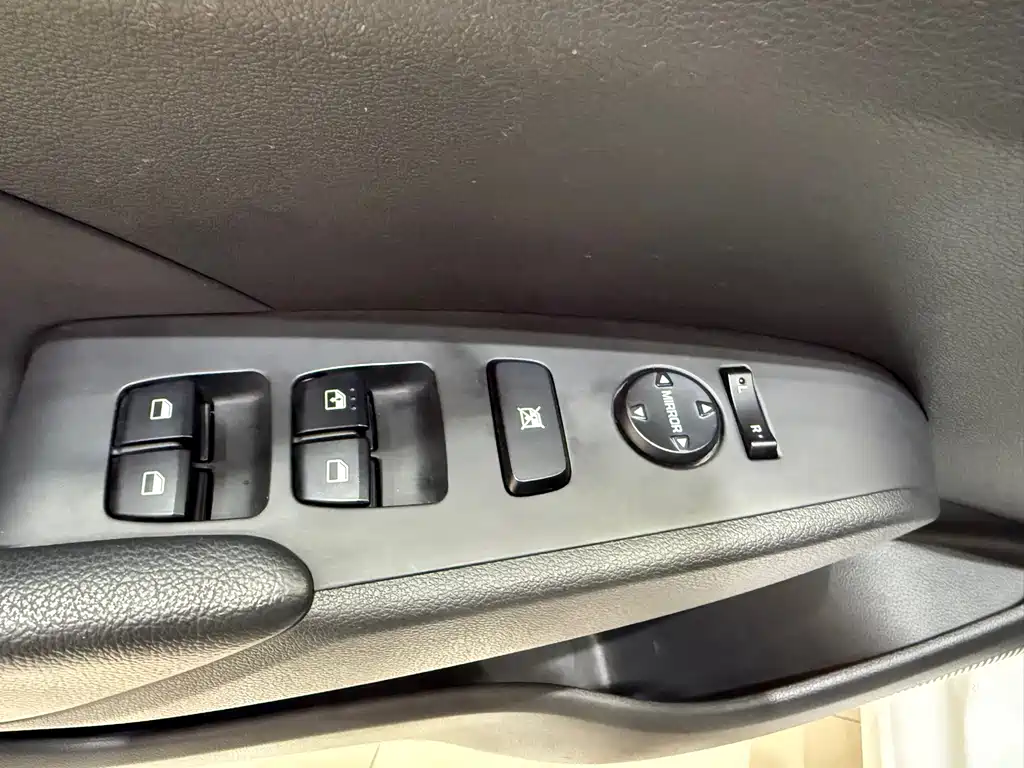 Hyundai Verna - фото 13