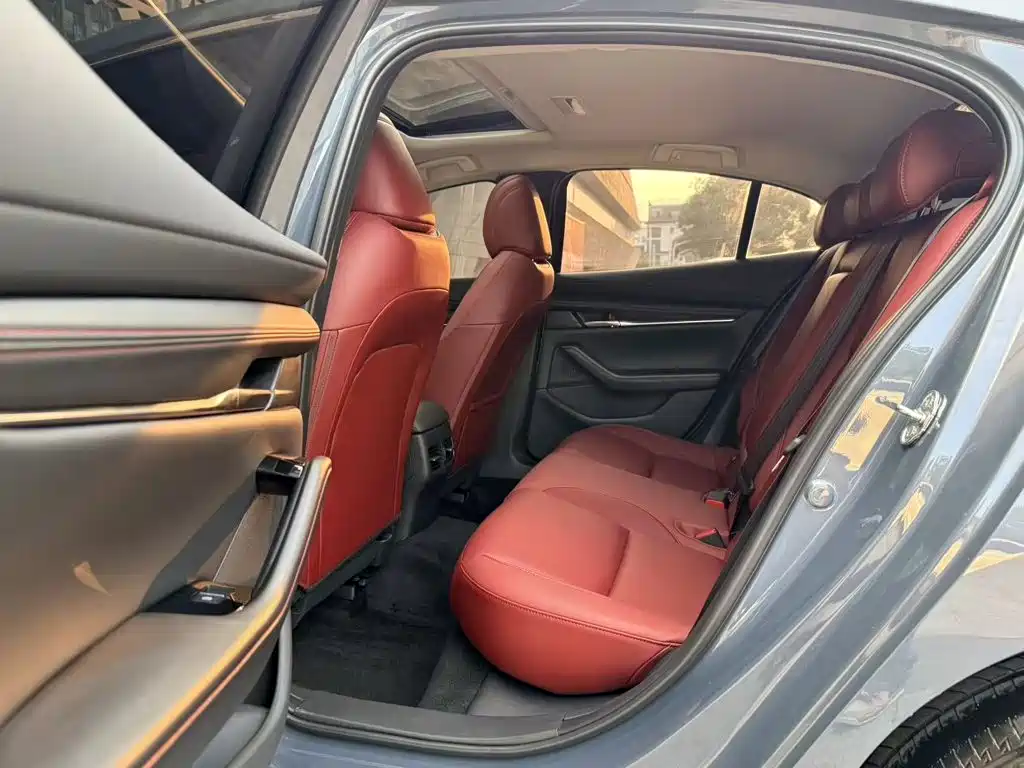 Mazda 3 Axela — миниатюра 23