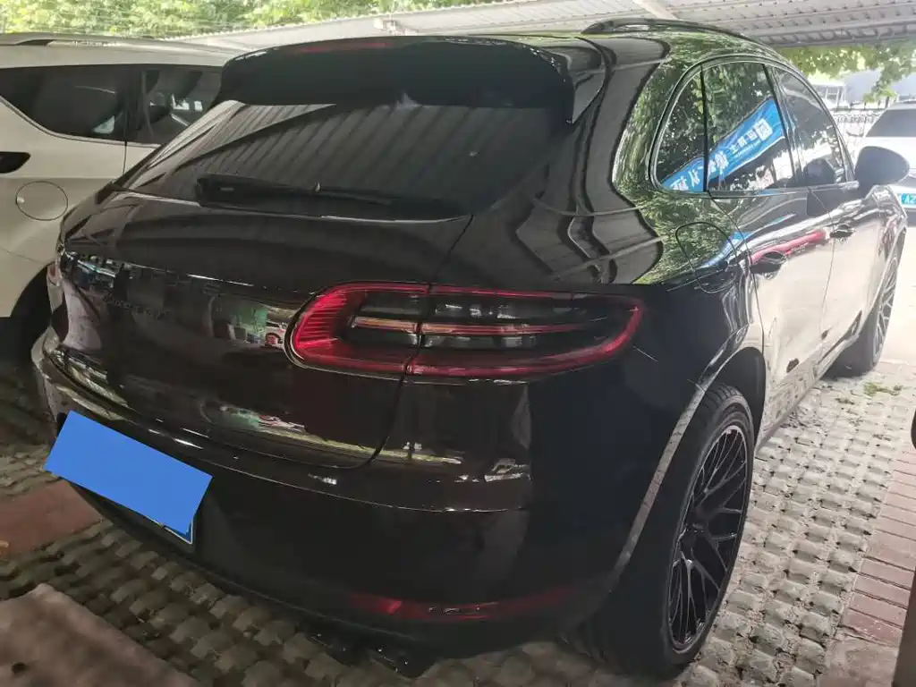 Porsche Macan — миниатюра 7