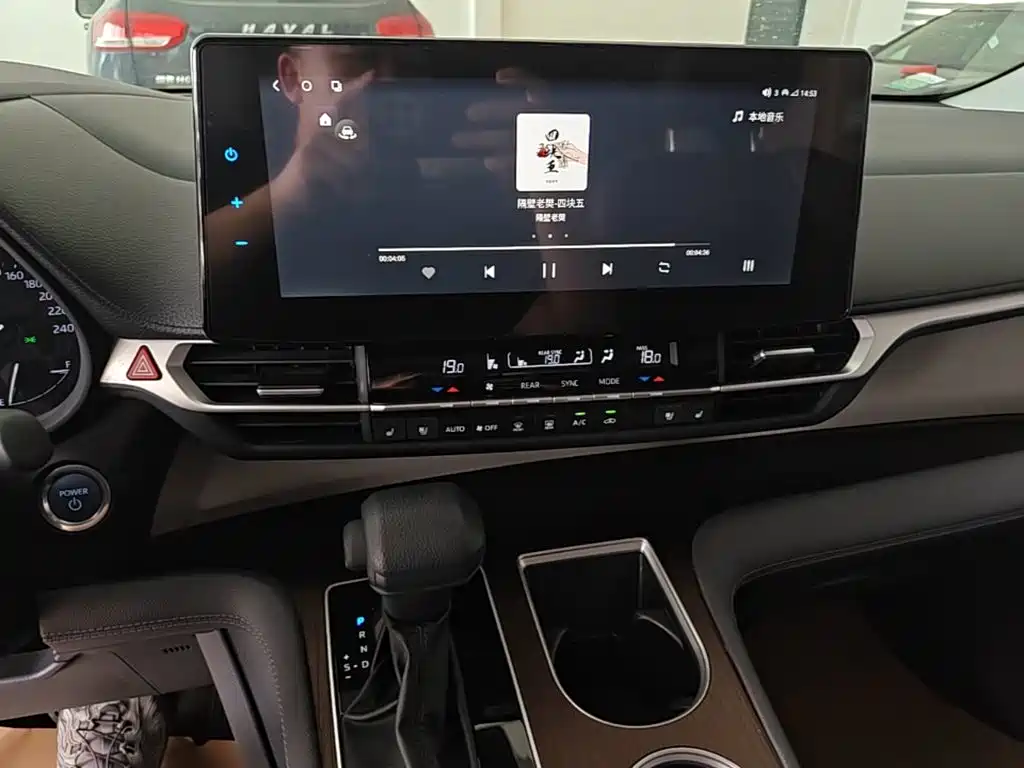 Toyota Sienna — миниатюра 13