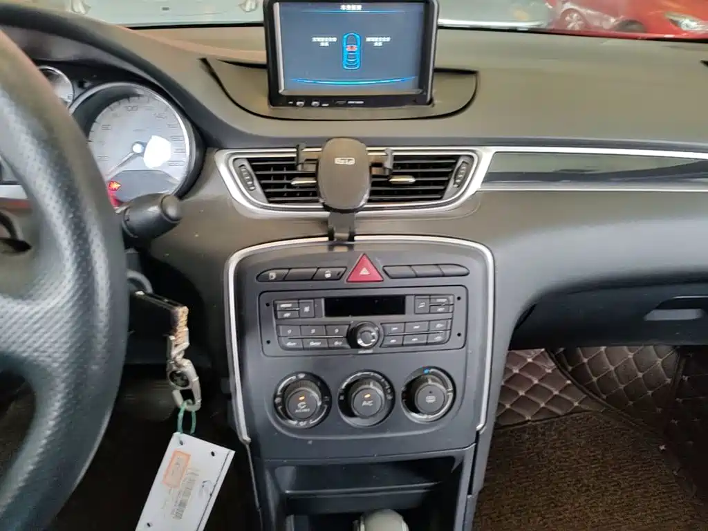 Peugeot 308 — миниатюра 13