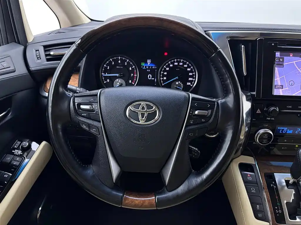 Toyota Alphard 2018 3.5L Luxury
