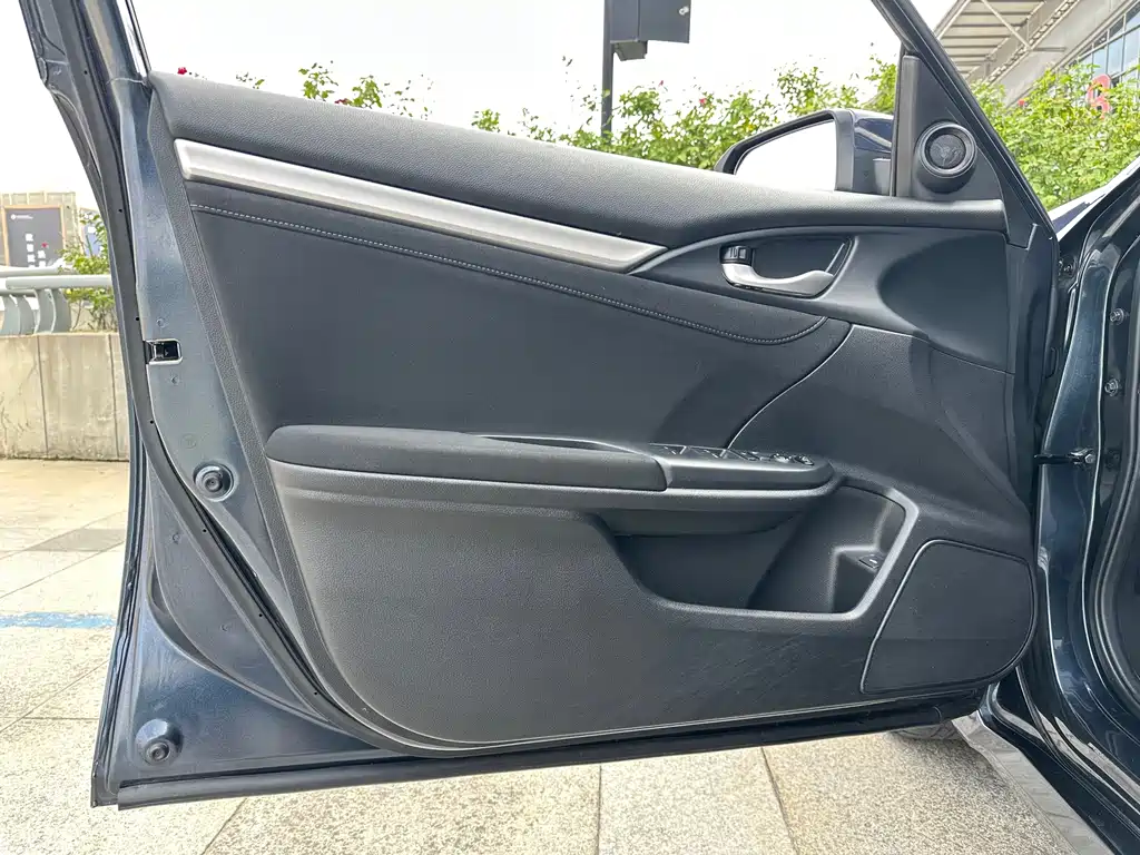 Honda Civic — миниатюра 16