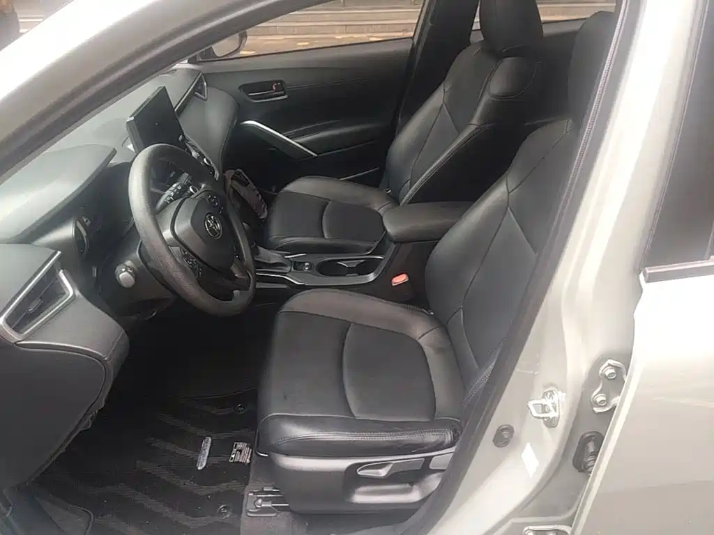 Toyota Corolla Cross — миниатюра 15